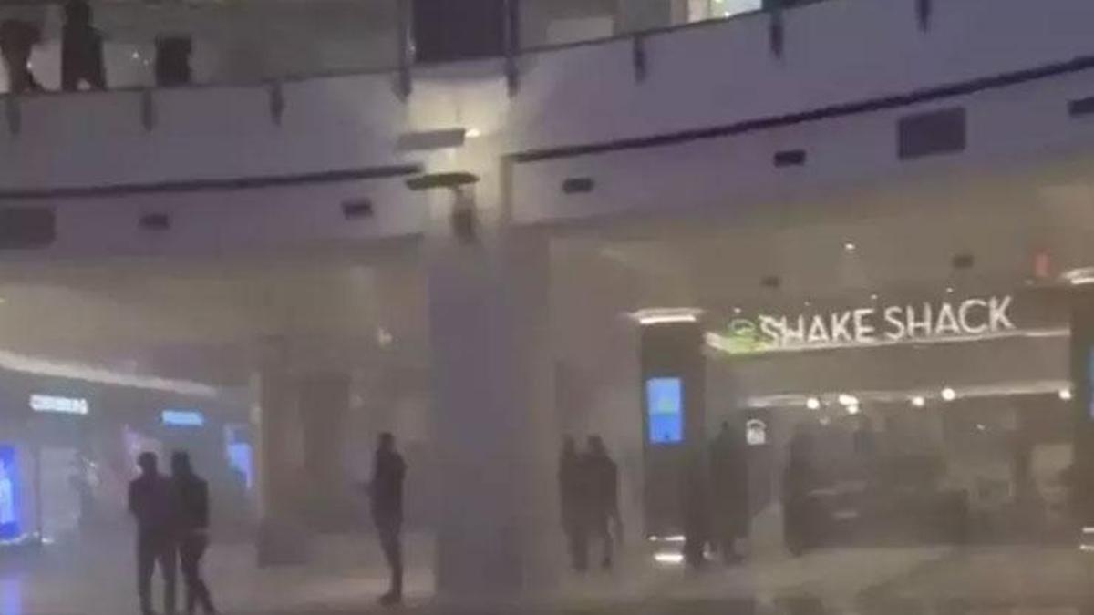İstanbul İstinye'de AVM'de yangın paniği