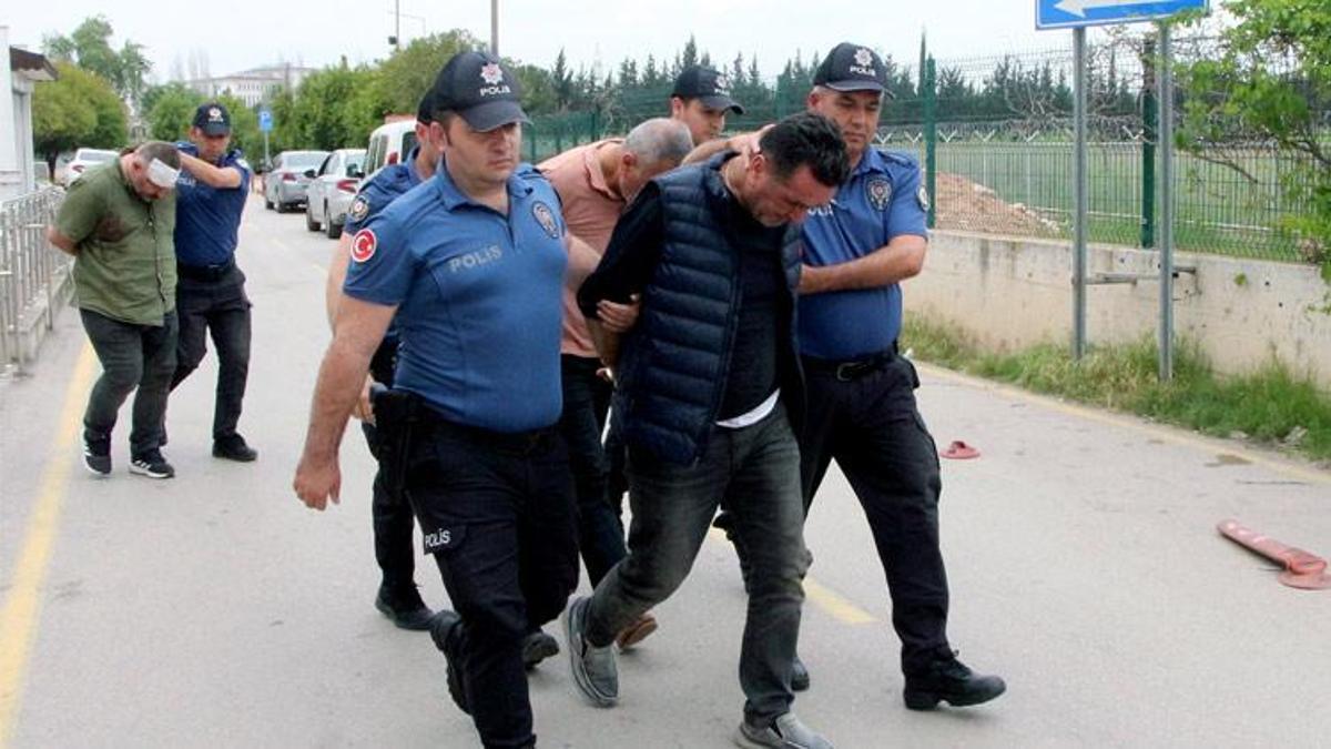 Belediye müdürü polise tabanca çekip, tehdit etti!