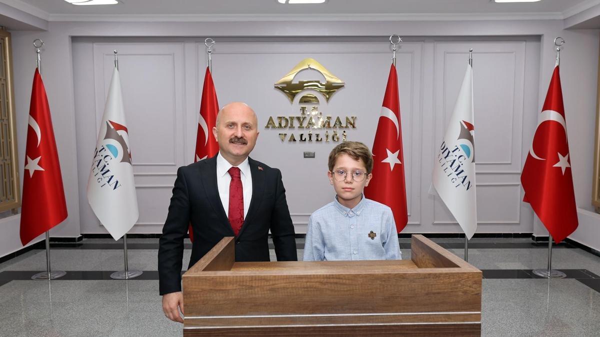 Adıyaman'da temsili Vali'den dünya çocuklarına barış mesajı