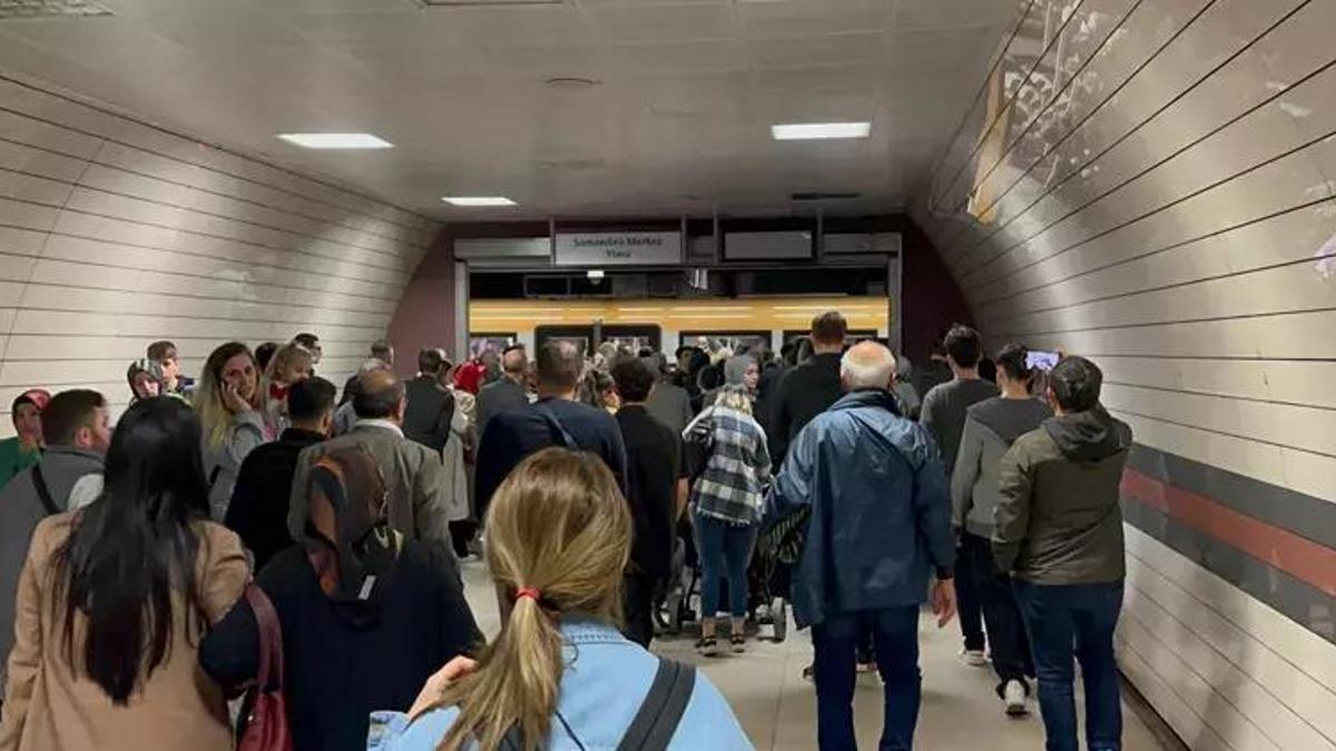 İstanbul'daki metro arızası! AK Parti'den tepki: Teknik arıza değil fiziki kaza, temas değil toslama