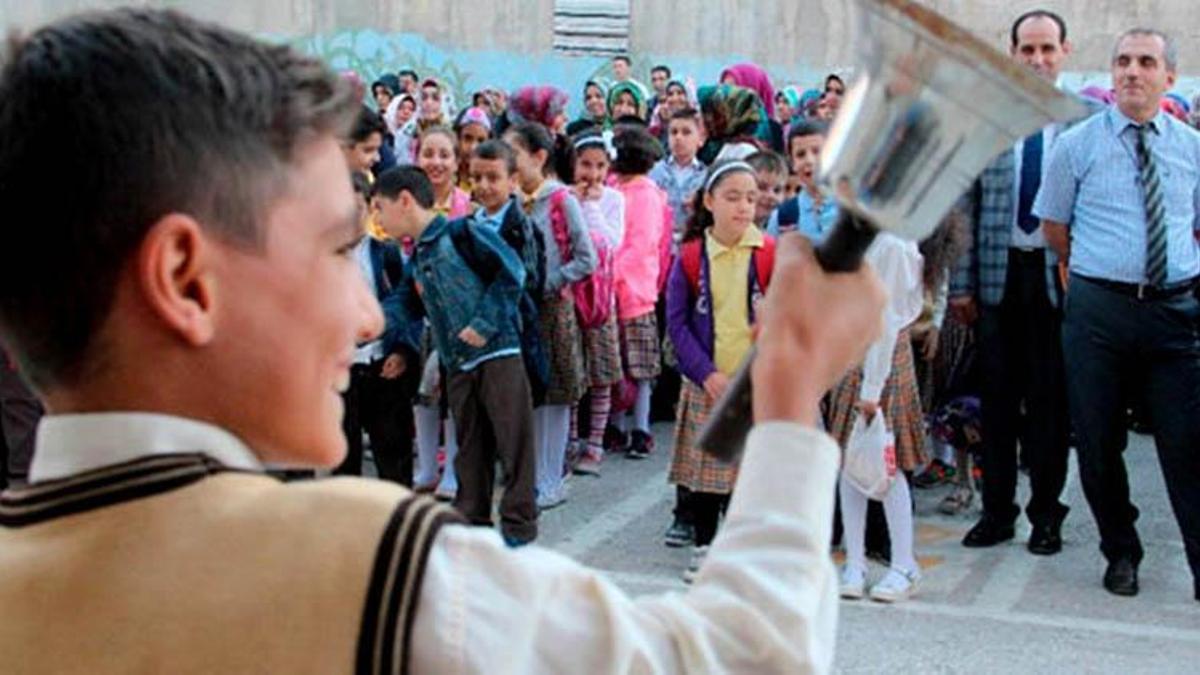 Yeni müfredatta ders saatleri kısalıyor mu? Ders saatleri yeni eğitim öğretim döneminde kısalacak mı?