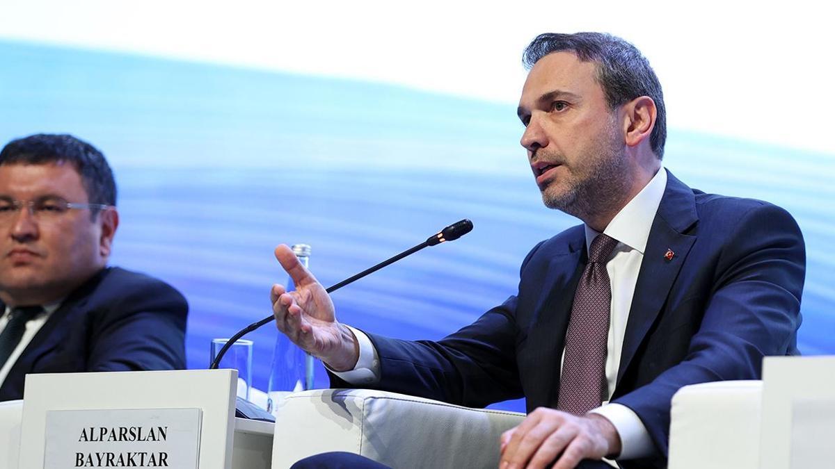 Bakan Bayraktar açıkladı: LNG anlaşması için ABD'li şirket ile görüşüldü