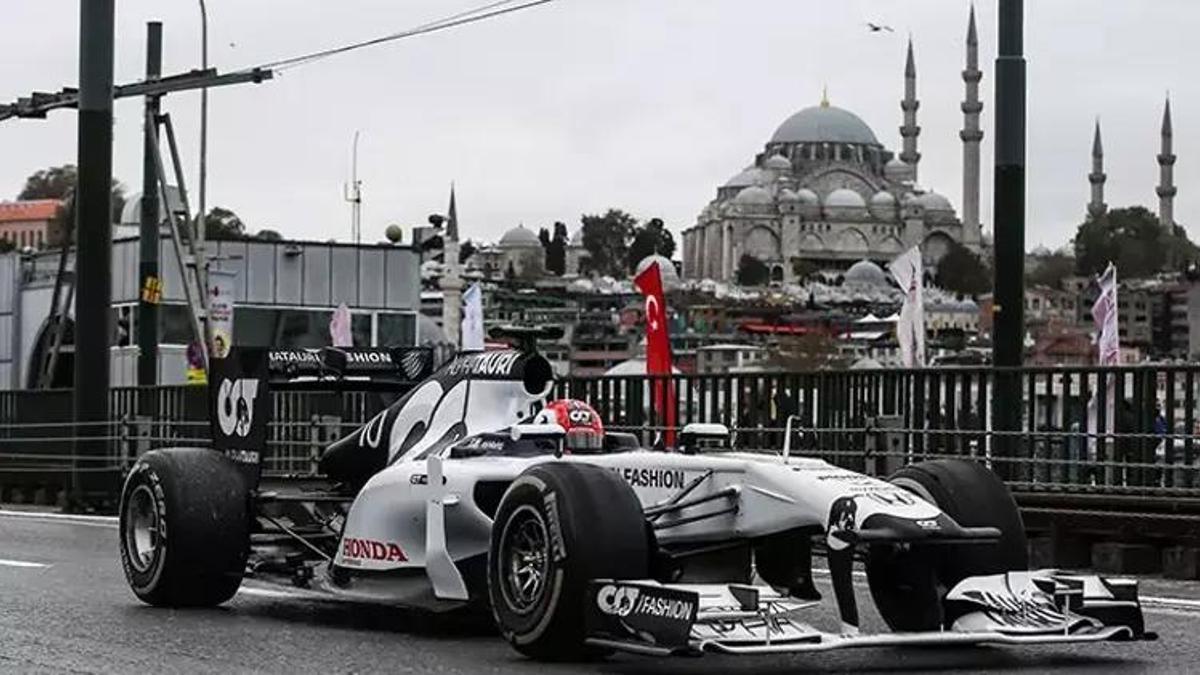 Türkiye'ye Formula 1 müjdesi! Bakan Ersoy açıkladı