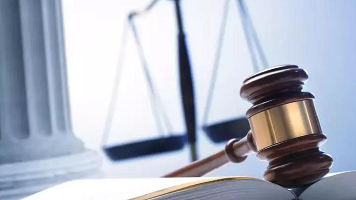 Yargıtay'dan 'tükürük' kararı! Karı koca soluğu mahkemede aldı