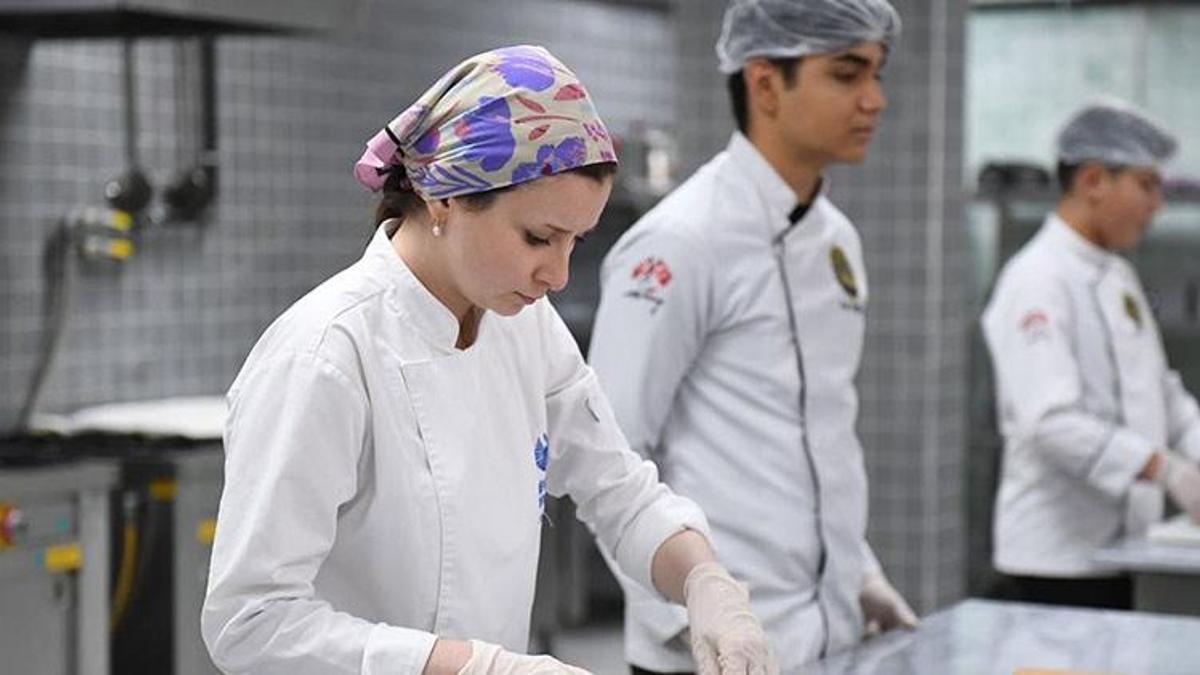 MEB Gastronomi Festivali ve Yemek Yarışması tamamlandı: Adana'da birincilik Nezihe Yalvaç'ın oldu