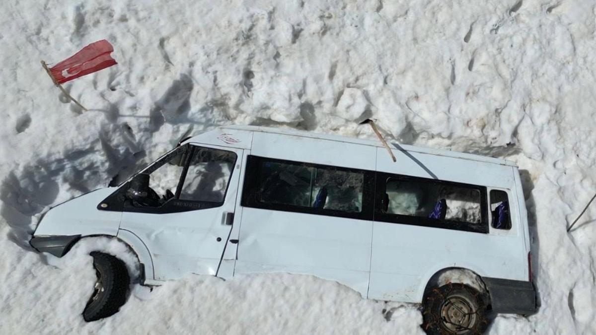 Minibüs Çığ altında kaldı, aylar sonra ortaya çıktı! O anlar saniye saniye kaydedildi