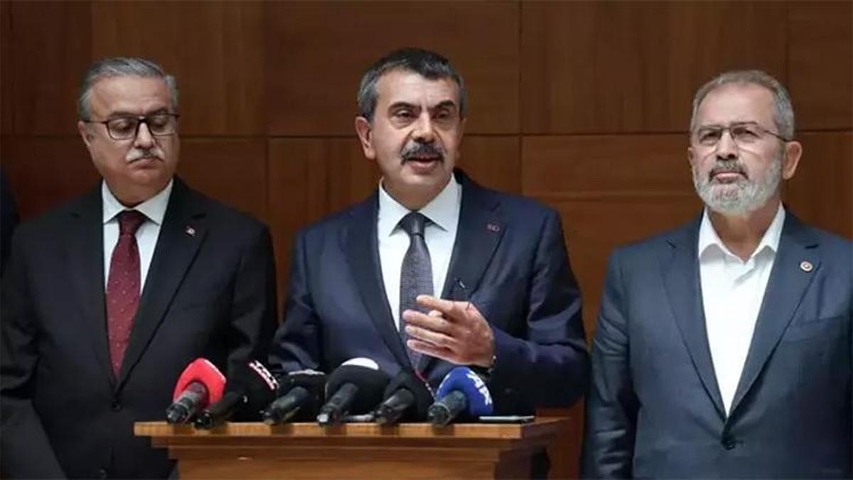 Bakan Tekin'den yeni müfredatla ilgili açıklama