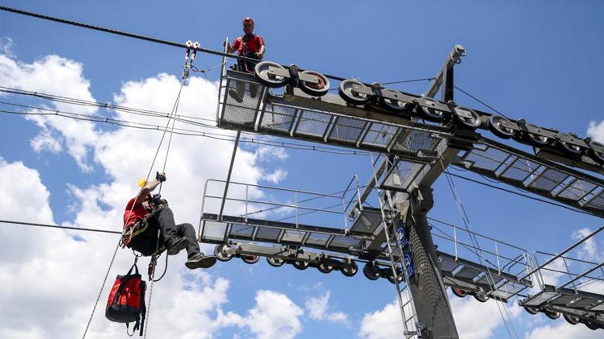 Teleferik kazasında mahsur kalanları 120 saniyede kurtardılar!