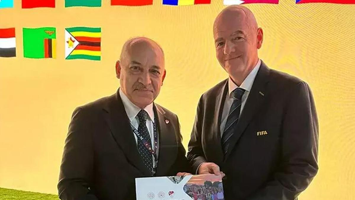 Mehmet Büyükekşi, FIFA Başkanı Gianni Infantino ile bir araya geldi
