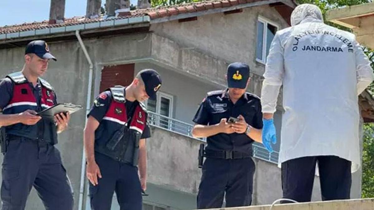 Teknede ısınmak için ateş yakan iki arkadaş hayatını kaybetti!