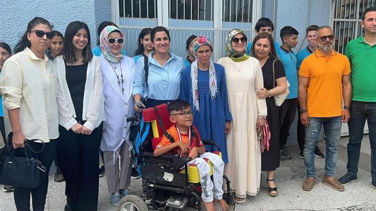 Küçük Yasin engel tanımadı! SMA ve skolyoz hastası 6. sınıf öğrencisinden büyük başarı