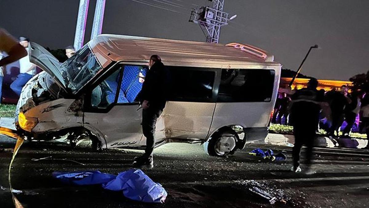 Kontrolden çıkan minibüs orta refüje çarparak savruldu!