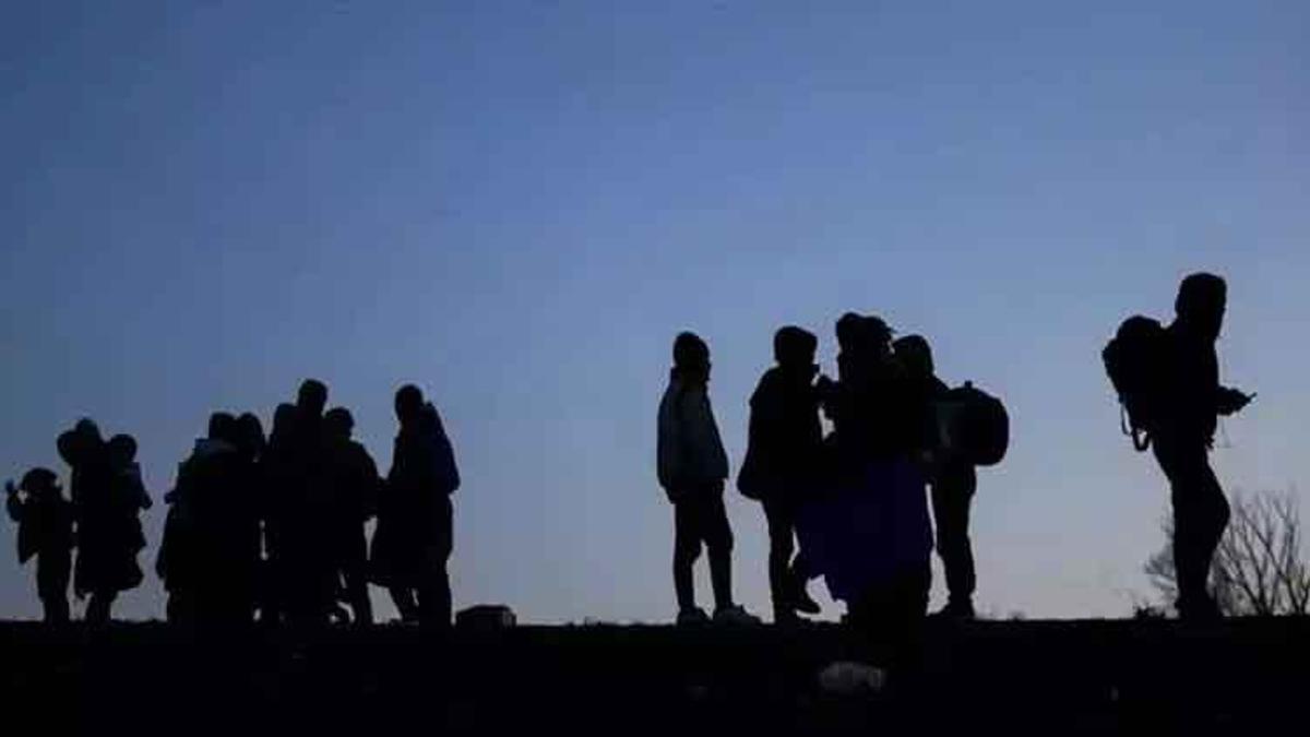Suriye'den çakarlı araçla insan kaçakçılığı yapan general emekliye ayrıldı