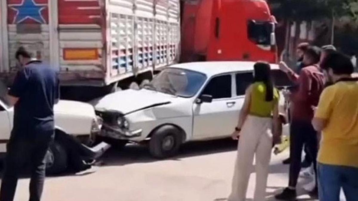 Freni tutmayan tır, çocuk parkı önündeki araçlara çarparak durabildi! Facianın eşiğinden dönüldü