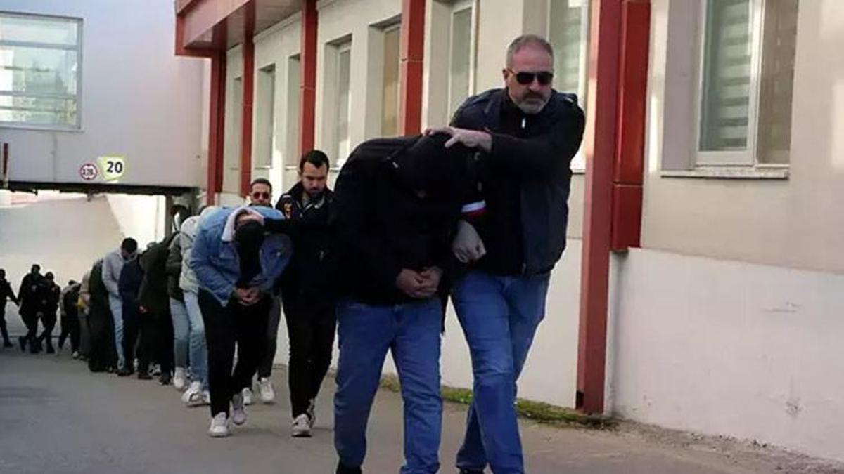 Adana'da son bir haftada 447 şüpheli yakalanırken 118'i tutuklandı! Çok sayıda silah ele geçirildi