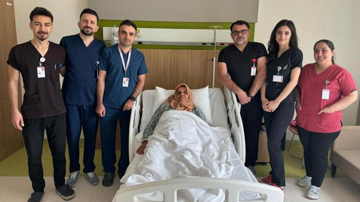 Gaziantep'te karın ağrısıyla geldi, böbreğinden 35 cm’lik kitle çıktı