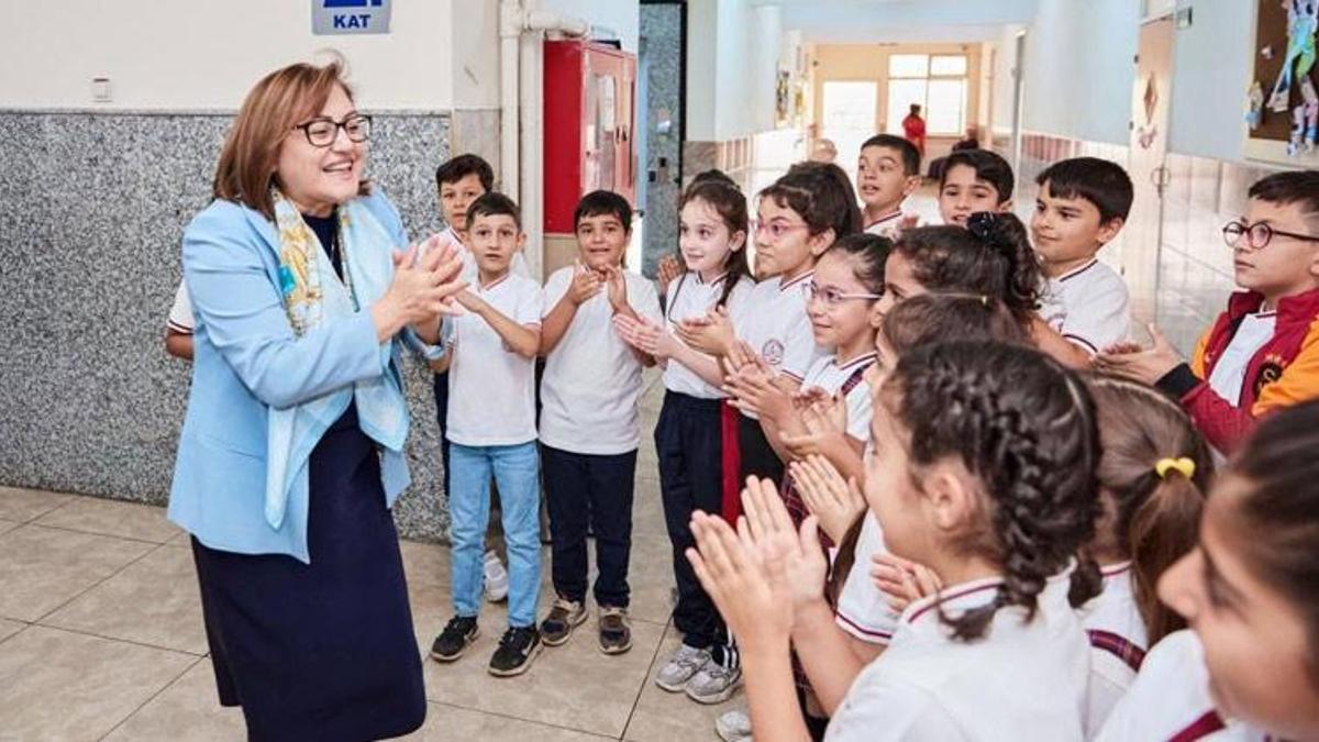 Gaziantep Büyükşehir atma projesi ile ilkokul öğrencilerini bilinçlendiriyor! "Yere çöp atma"