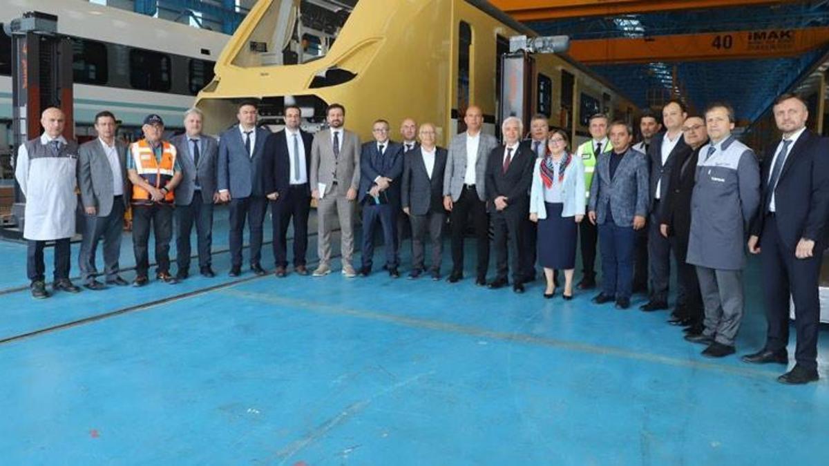 Türkiye’nin ilk yüzde yüz yerli ve milli motorlu elektrikli trenleri GAZİRAY'da kullanılacak! Yıl sonu başlıyor