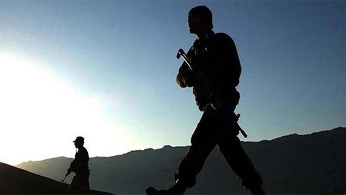 Tunceli'de askeri araç devrildi! 4 asker şehit düştü