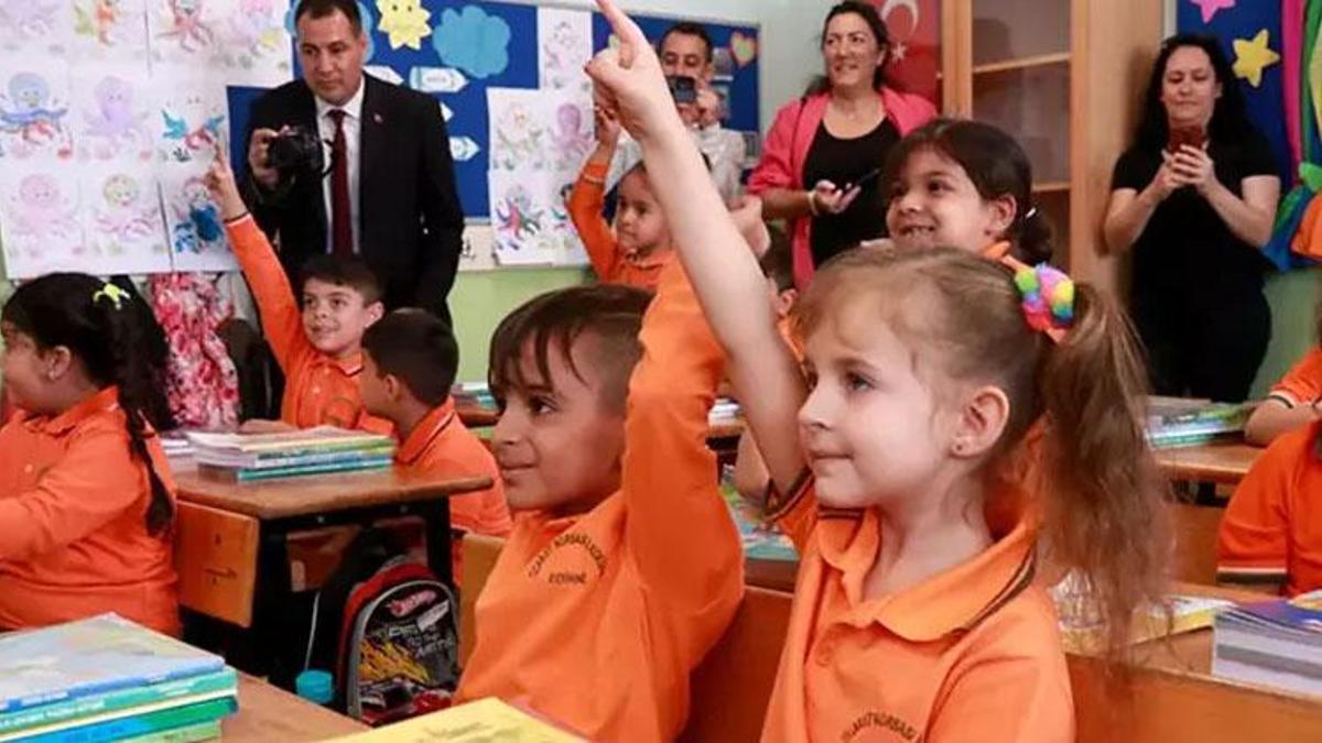 Okulun son haftası devamsızlık yazılır mı, son hafta yoklama alınır mı? Okulun son haftasında ders işlenecek mi, okullarda yoklama ne zaman bitiyor 2024?