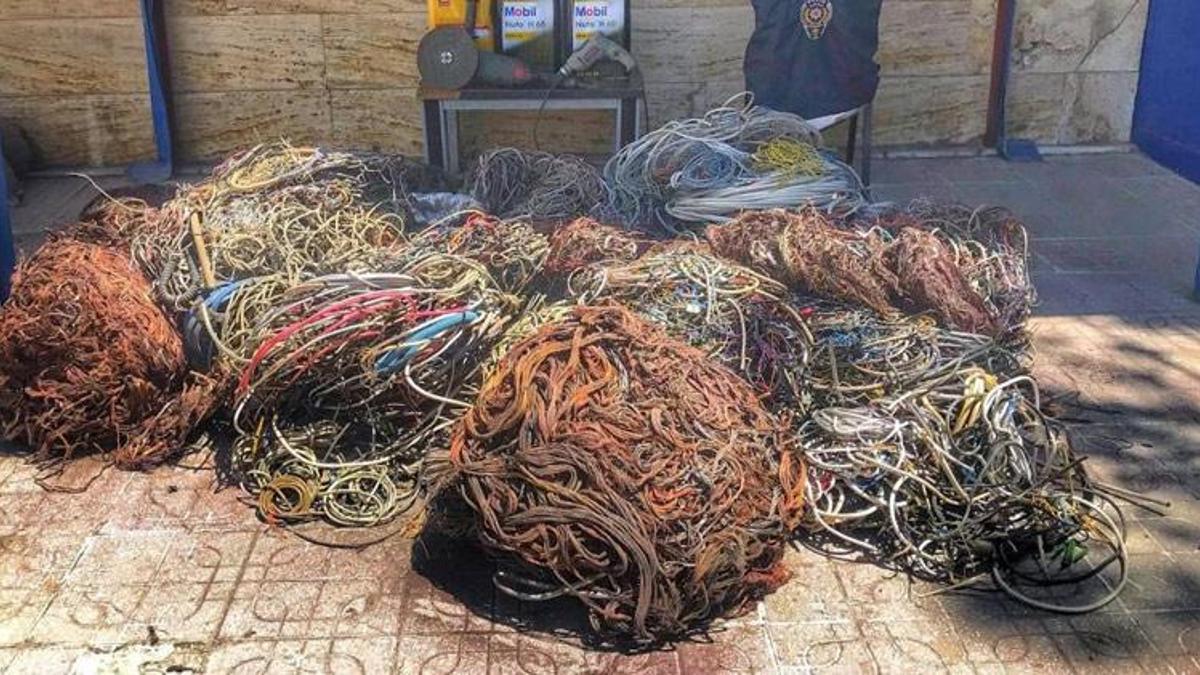 Malatya'da hurda satışı yapılan iş yerinde milyonluk vurgun