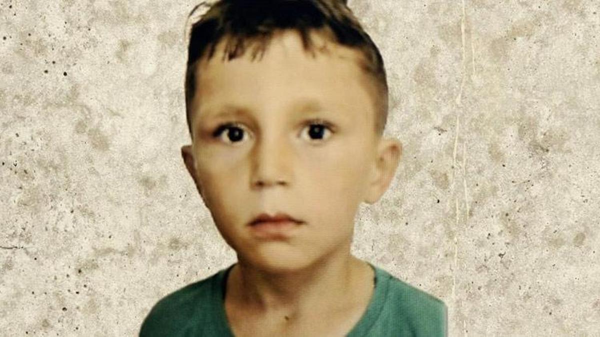 Adana'da 10 yaşındaki çocuk annesinin çalıştığı atölyeye gitti, asansörde sıkışarak can verdi
