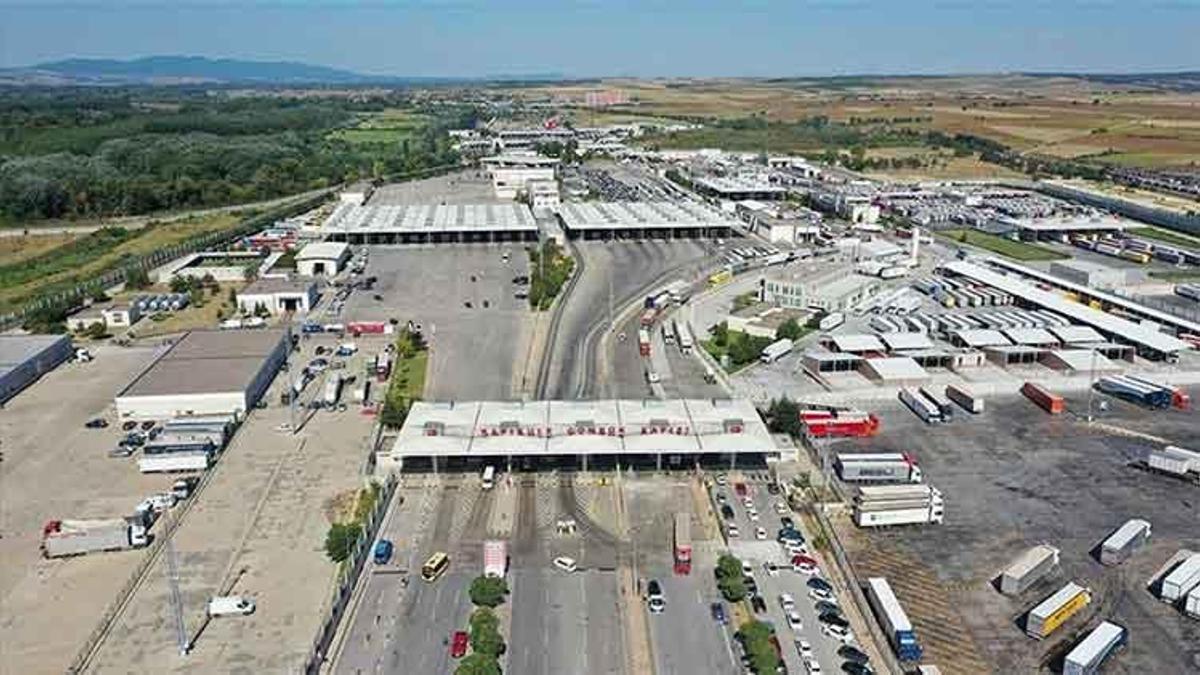 Ticaret Bakanlığı'ndan yurtdışı plakalı araçlar hakkında açıklama