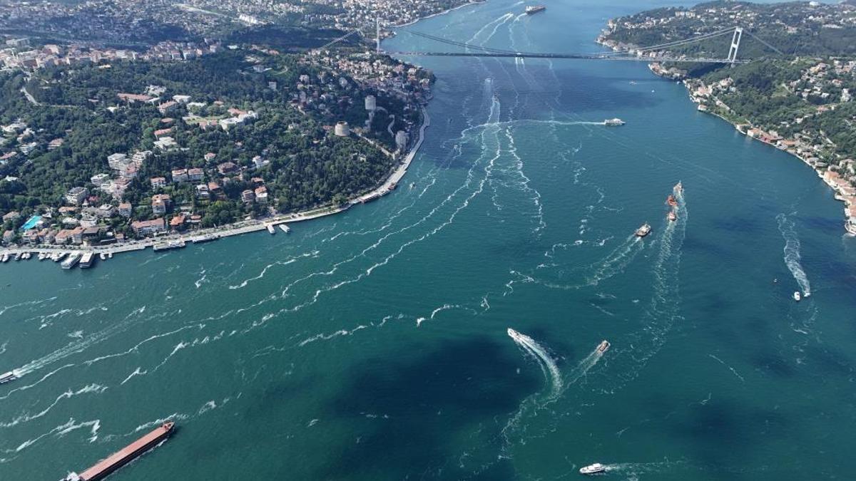 Boğazdan uğraksız geçen gemi ücretlerine güncelleme: 1 Temmuz'dan itibaren geçerli olacak