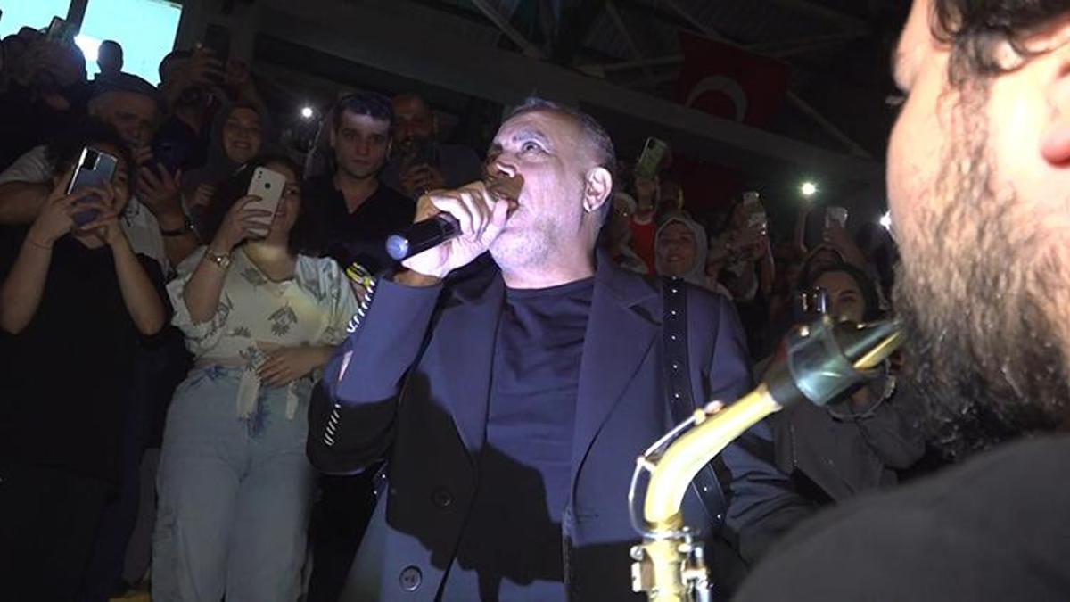 Haluk Levent'ten bozuk ses sistemine çözüm: Tribüne çıktı