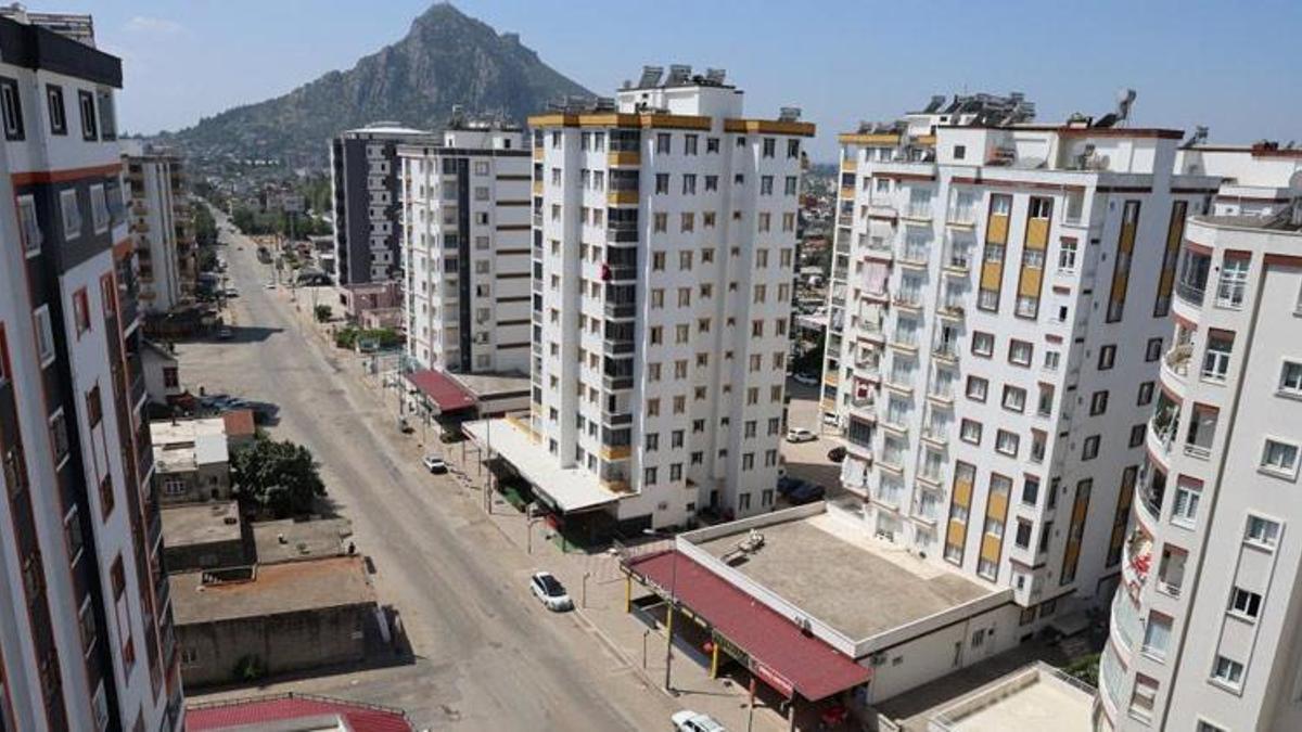 Bayram tatili ve sıcak ilçeyi sessizliğe bürüdü