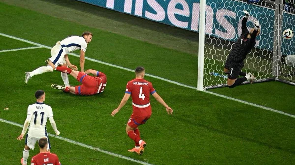 İngiltere, Sırbistan'ı mağlup etti