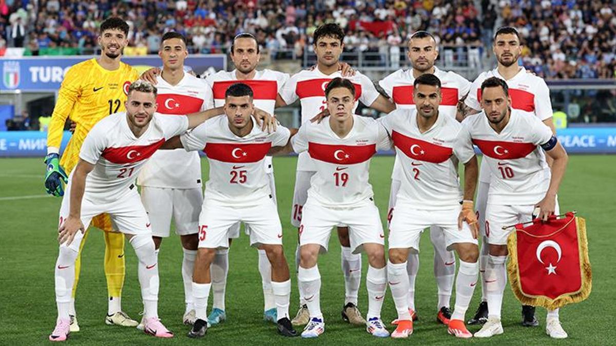 Türkiye-Gürcistan maçında ilk 11'ler belli oldu! Montella'dan sürpriz karar