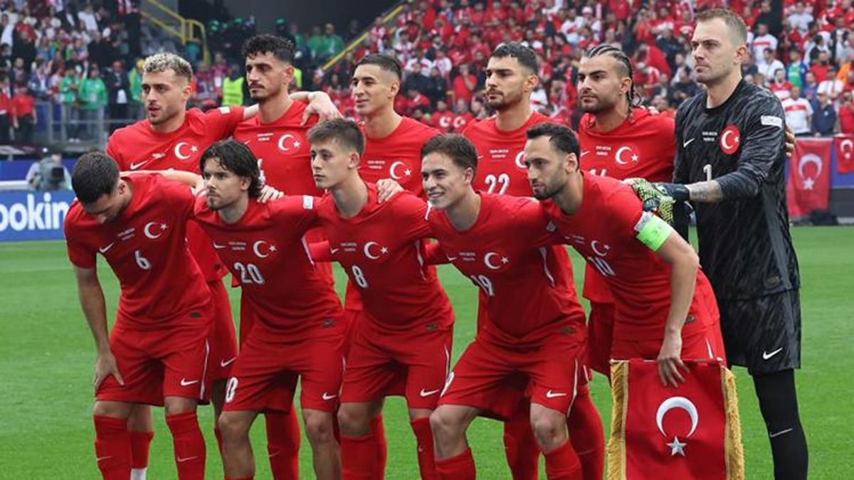 Montella'dan Portekiz maçı öncesi kadro kararı: Orta alan değişiyor
