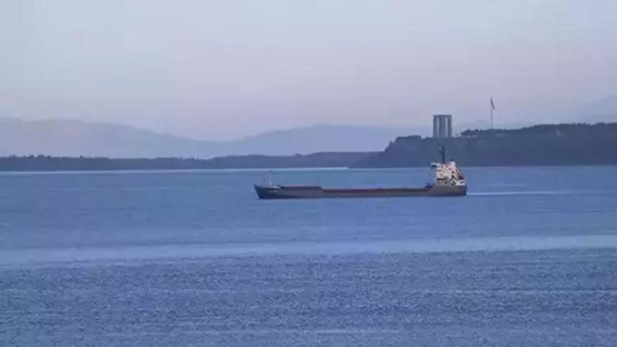 Çanakkale Boğazı'nda gemi trafiği durdu