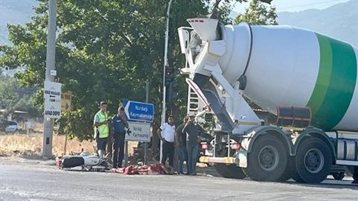 Beton mikserinin çarptığı bisiklet sürücüsü hayatını kaybetti