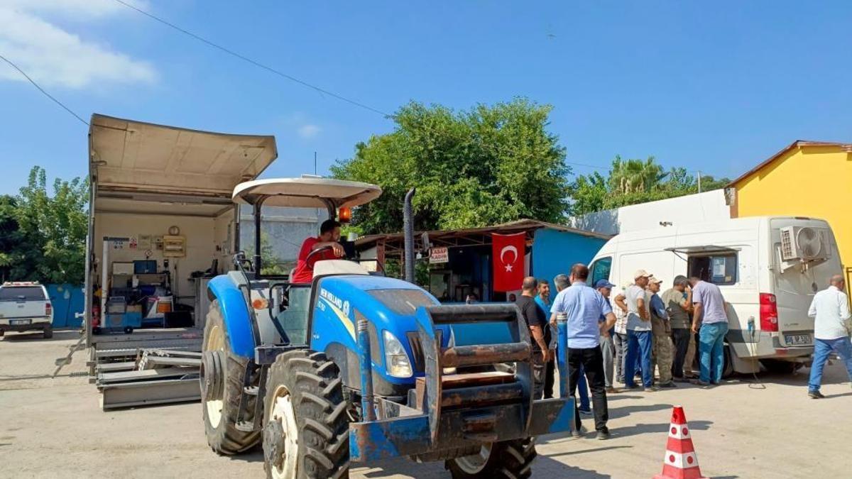 Adana'da çiftçilere traktör muayene kolaylığı