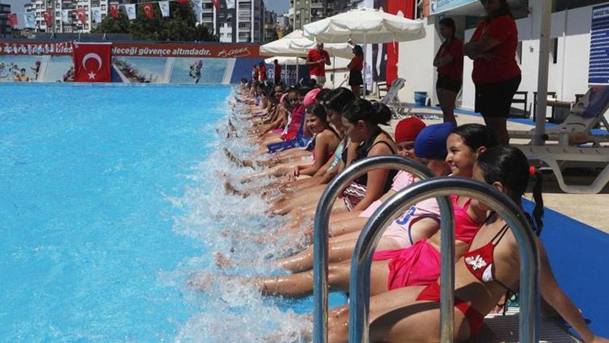 Çukurova'da hedef yüzme bilmeyen çocuğun kalmaması