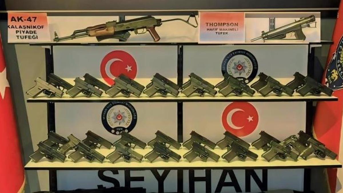 Adana'da Seyhan polisi 65 silah ve çeşitli suçlardan aranan 211 kişi yakaladı