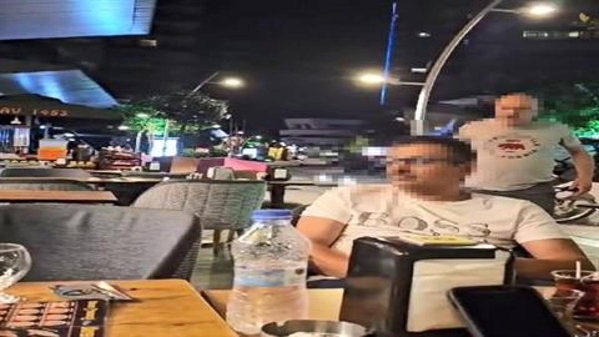 Elinde bıçakla yabancı uyruklu iş insanlarına tehditler savurdu: O anlar kameralara yansıdı