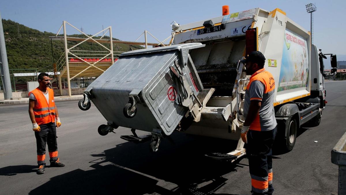 Karşıyaka'da çöpünü sokağa atana ceza yolda