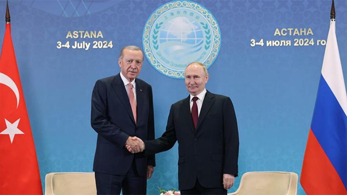 Astana'da kritik zirve: Cumhurbaşkanı Erdoğan Putin ile bir araya geldi