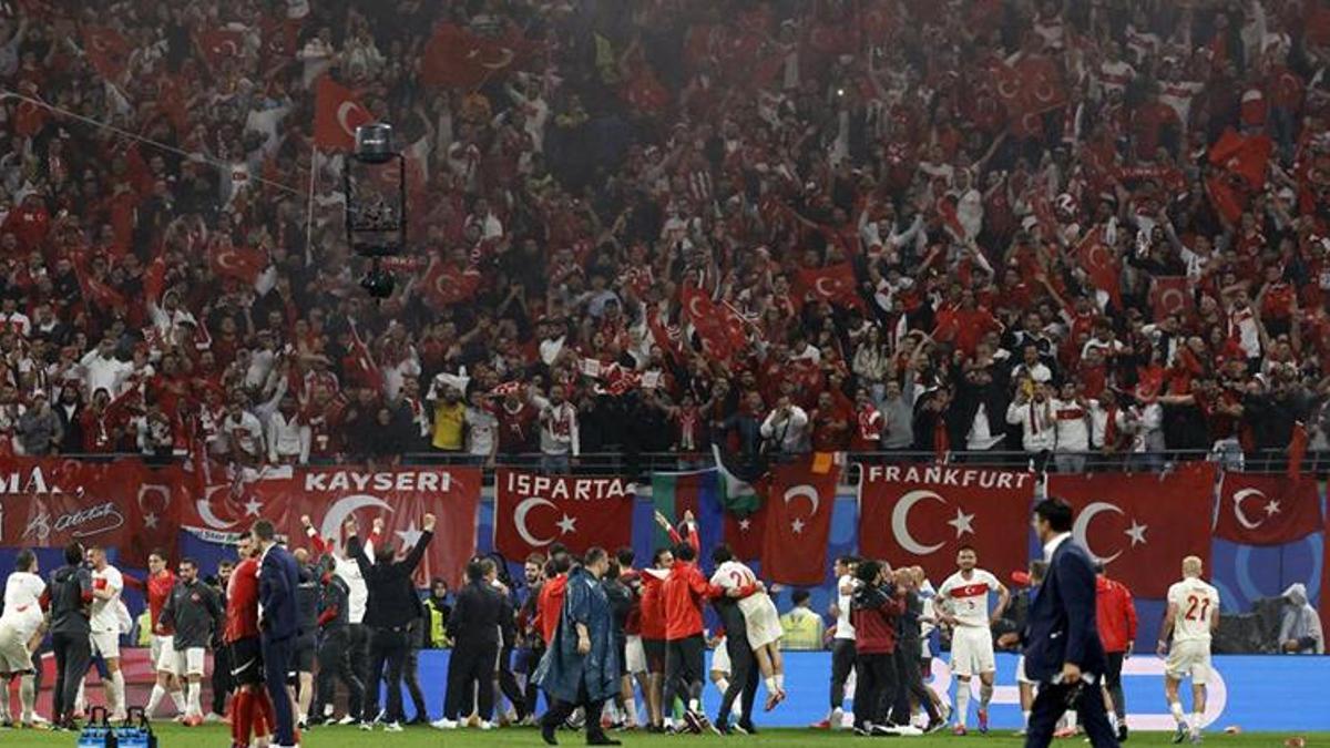 Avusturya - Türkiye maçı öncesindeki ırkçı sloganlara soruşturma!