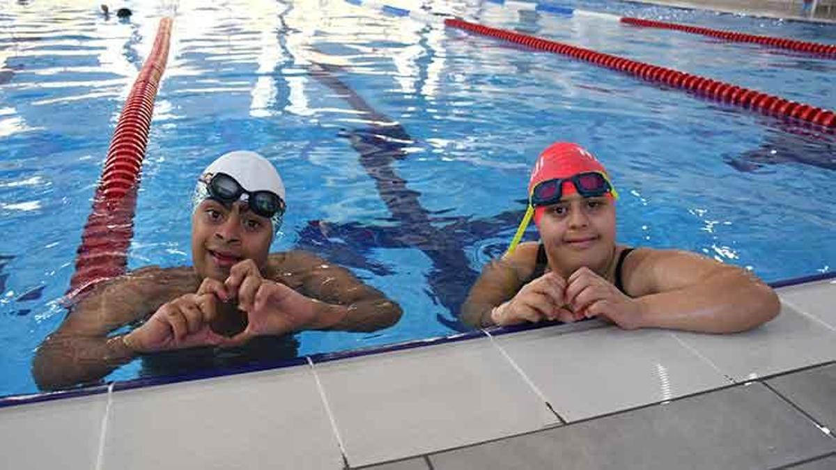 Down sendromlu yüzücüler milli forma için kulaç atıyor