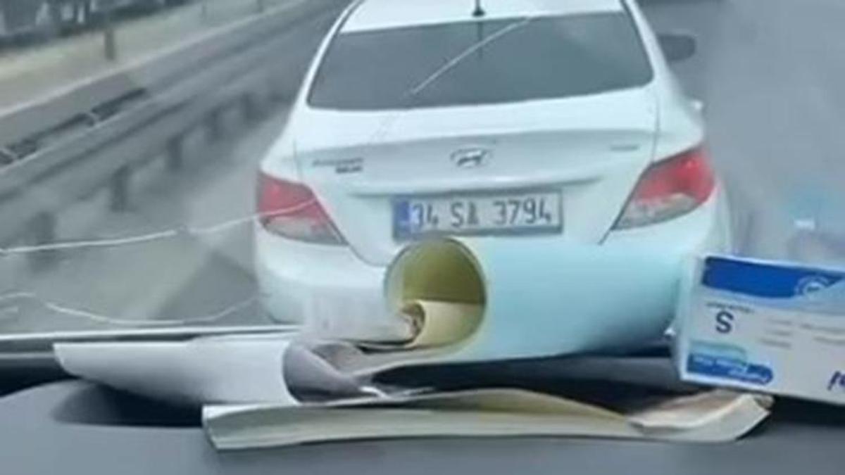 İstanbul Küçükçekmece'de ambulansa yol vermeyen sürücü saniye saniye kamerada