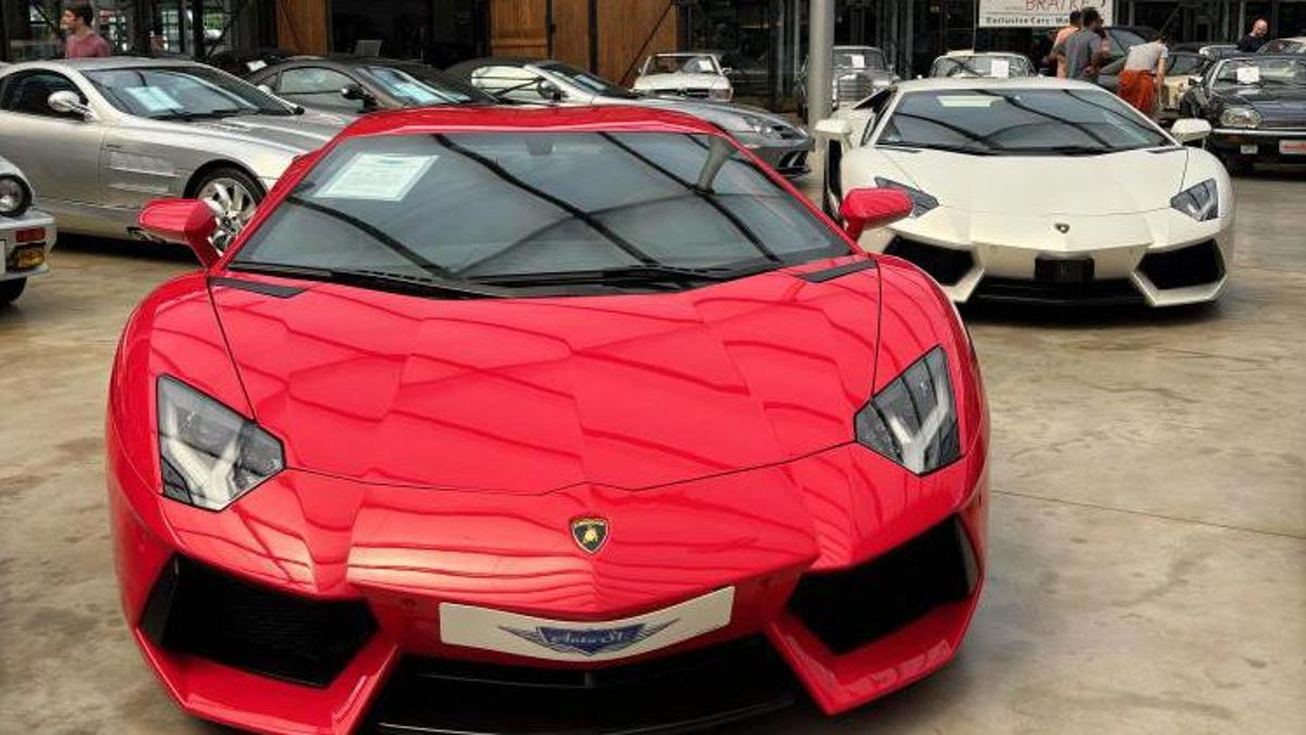 İkinci el lüks otomobillerin fiyatı dudak uçuklatıyor! Aynı marka Türkiye'de 4 katı fiyatına satılıyor