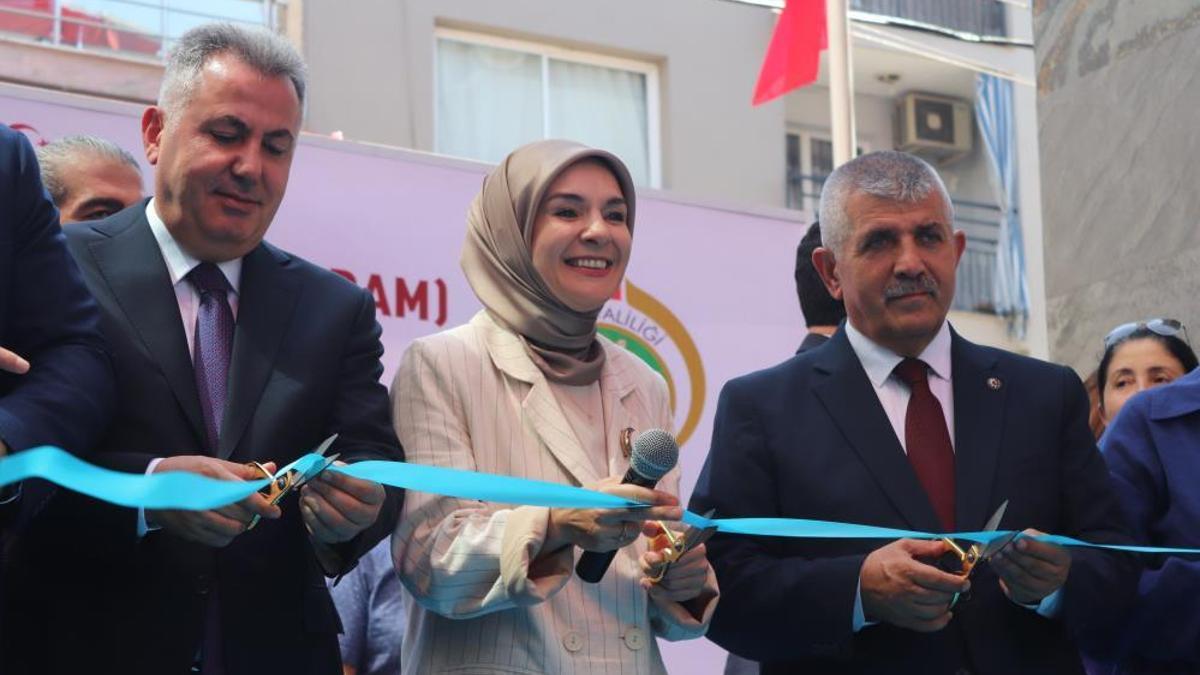 Bakan Göktaş açıkladı: Yaşlı ve engelli aylıkları hesaplara yatıyor