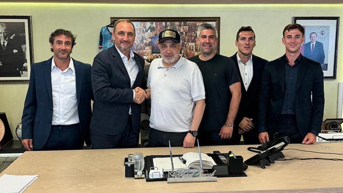 Adana Demirspor Michael Valkanis’e emanet