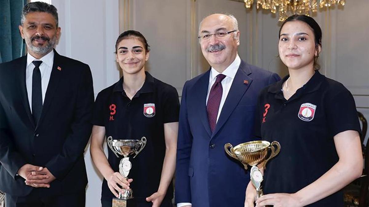 Adasokağı Spor Kulübü’nden Vali Köşger’e ziyaret
