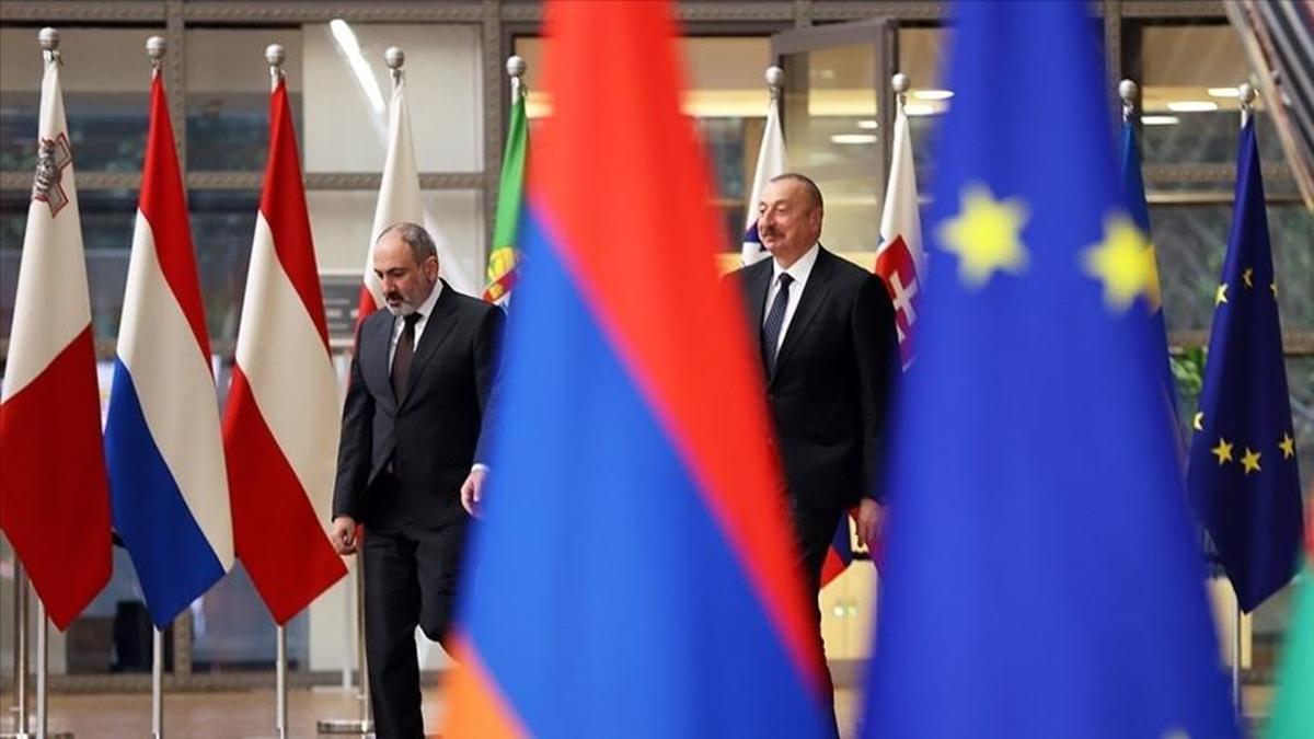Azerbaycan ve Ermenistan'dan barış anlaşması çalışmalarına devam kararı