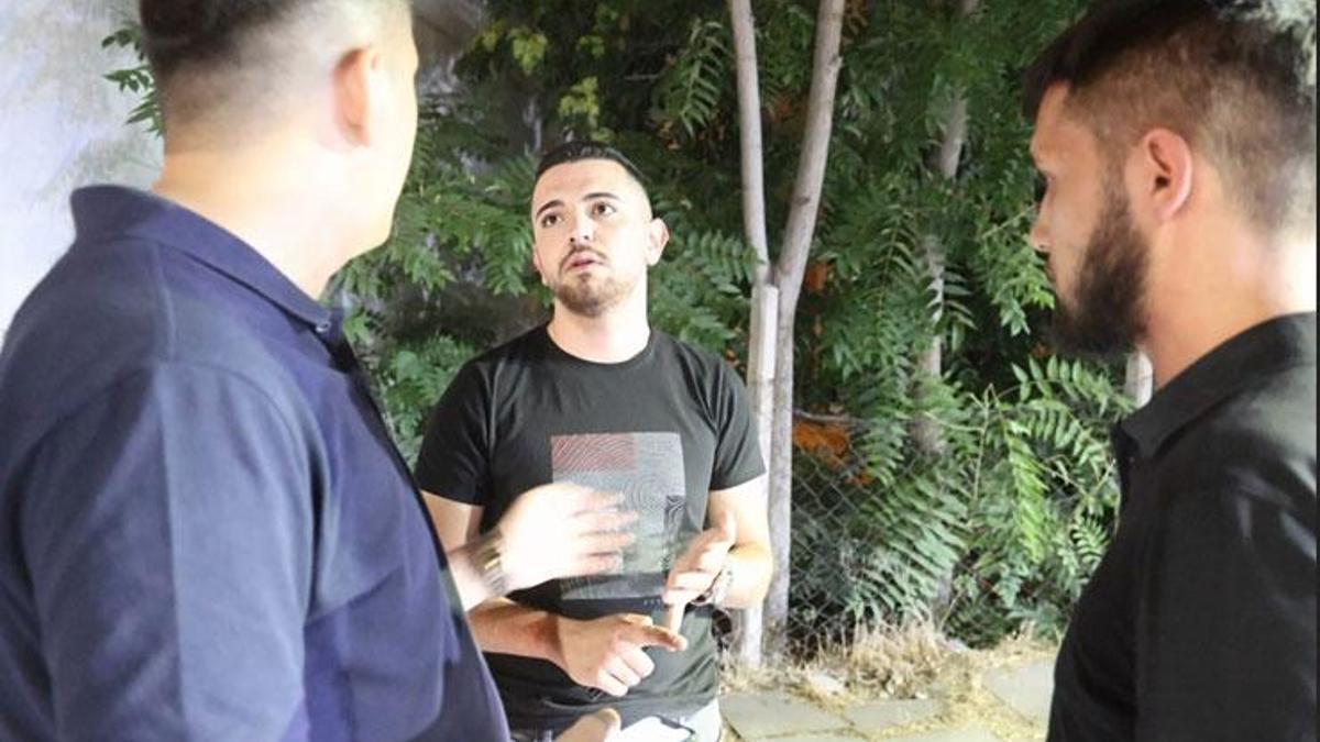 Aracının sürekli durdurulmasından rahatsız oldu, polise polisi şikayet etti